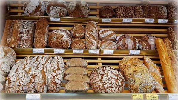 Brot und Gebäck aus der Bäckerei Schuster